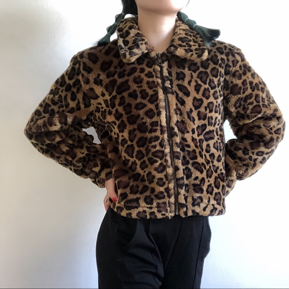 🐆Leopard print cropped zipper jacket (Faux) 🐆
